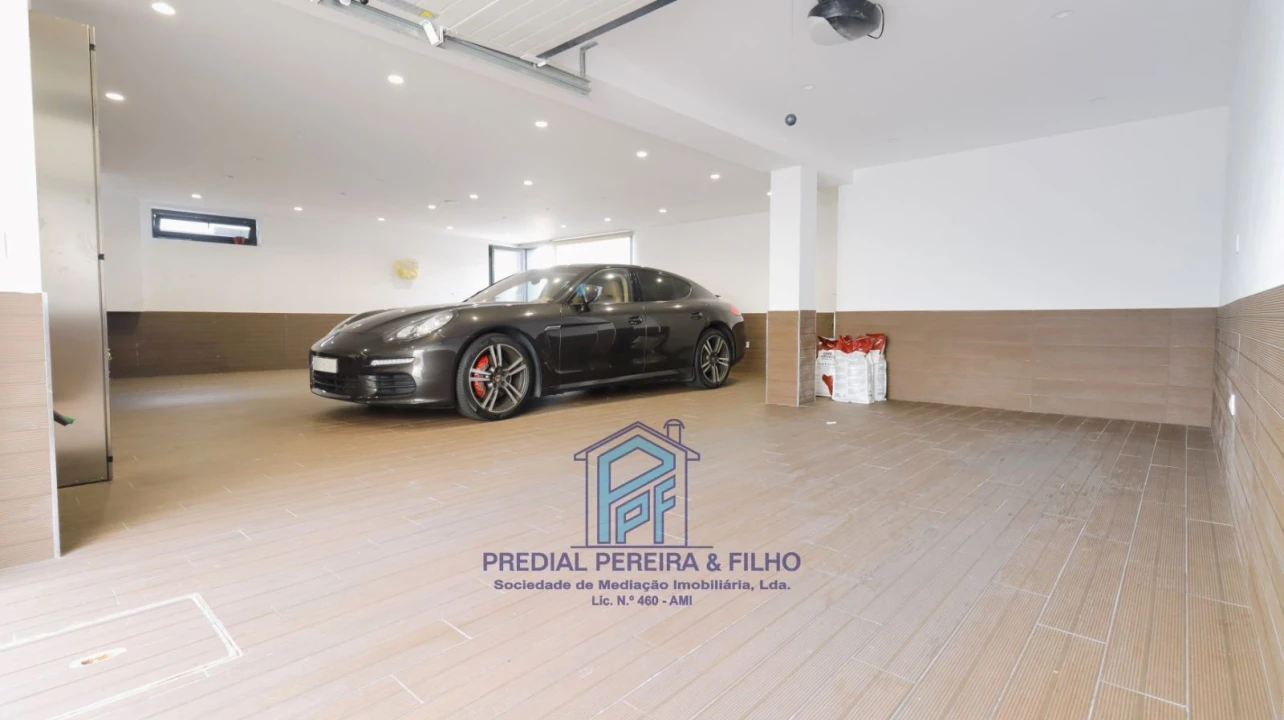 Moradia T5 para Venda em Rio Tinto Foto 6