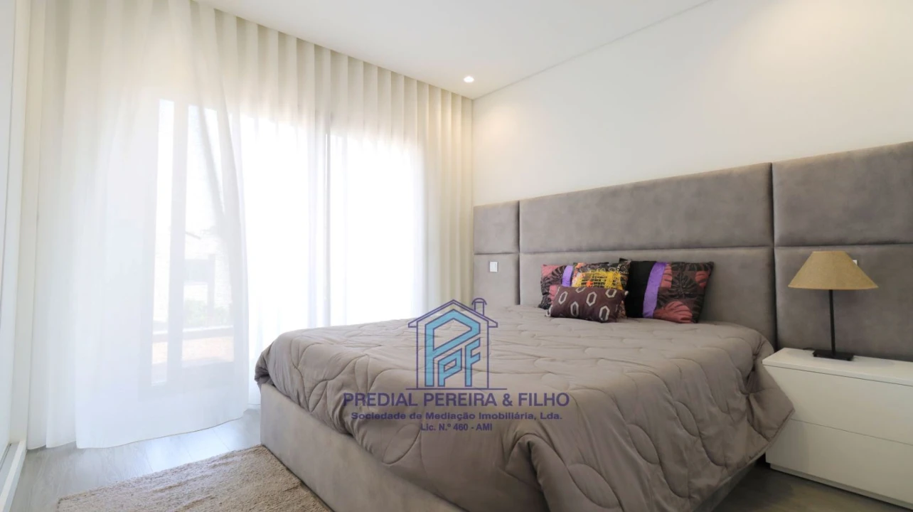 Moradia T5 para Venda em Rio Tinto Foto 26