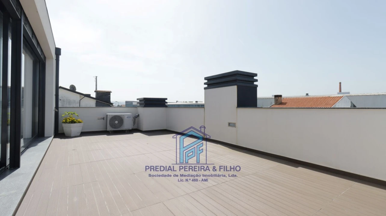 Moradia T5 para Venda em Rio Tinto Foto 29