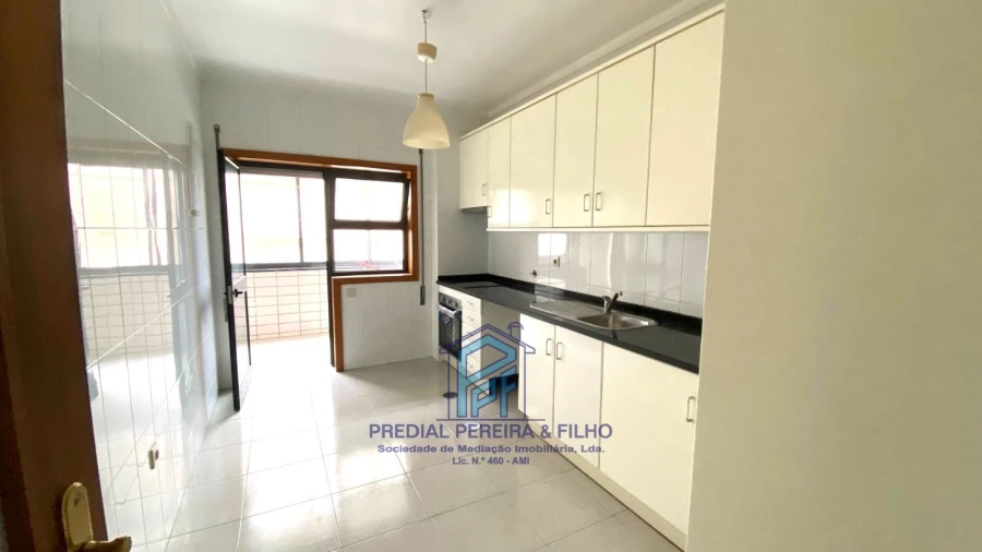 Apartamento T2 para Arrendamento em Rio Tinto Foto 1