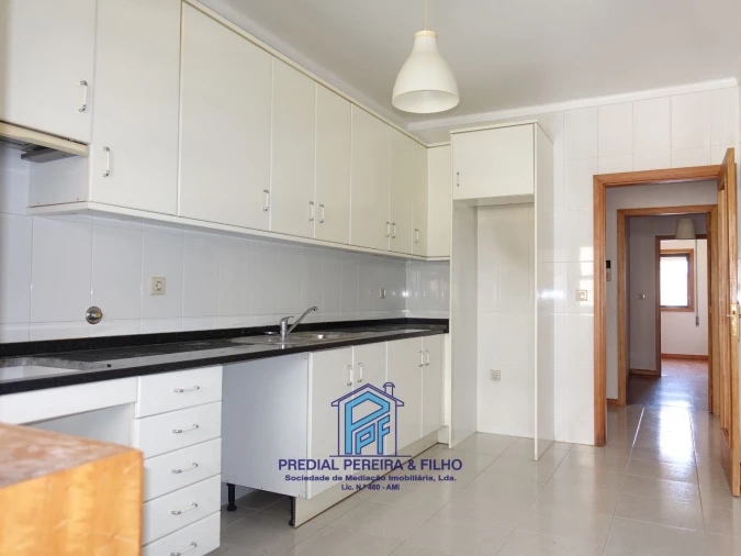 Apartamento T2 para Arrendamento em Rio Tinto Foto 9