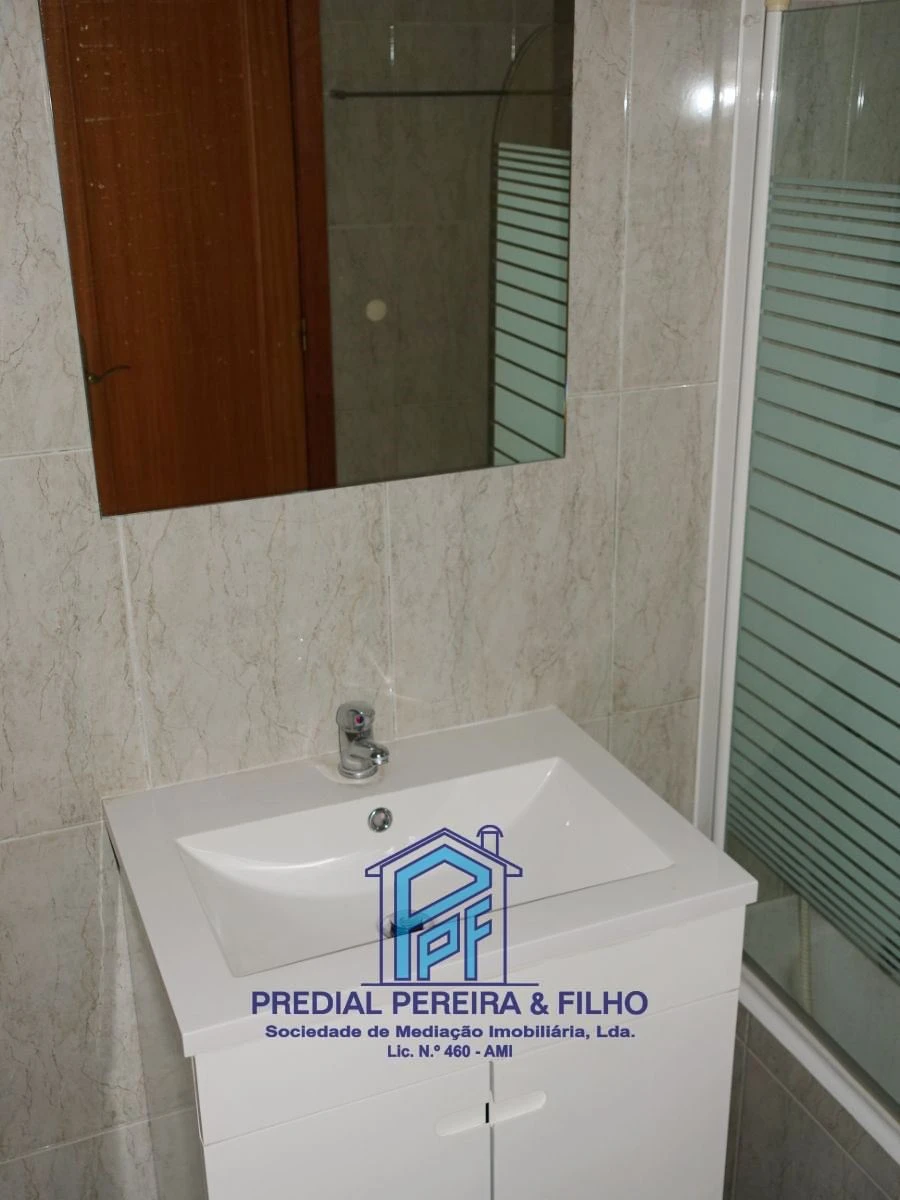 Apartamento T2 para Arrendamento em Rio Tinto Foto 13