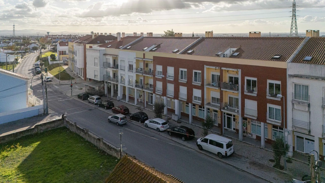 Apartamento T4 para Venda em Atalaia e Alto Estanqueiro-Jardia Foto 28