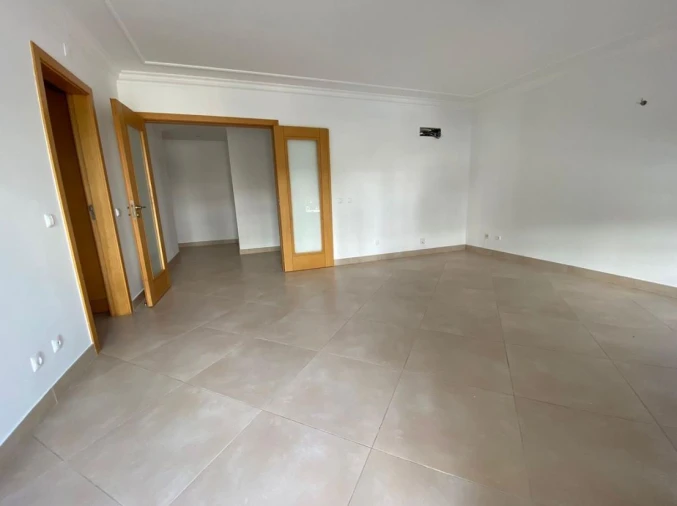 Apartamento T2 para Venda em Loule (São Clemente) Foto 3