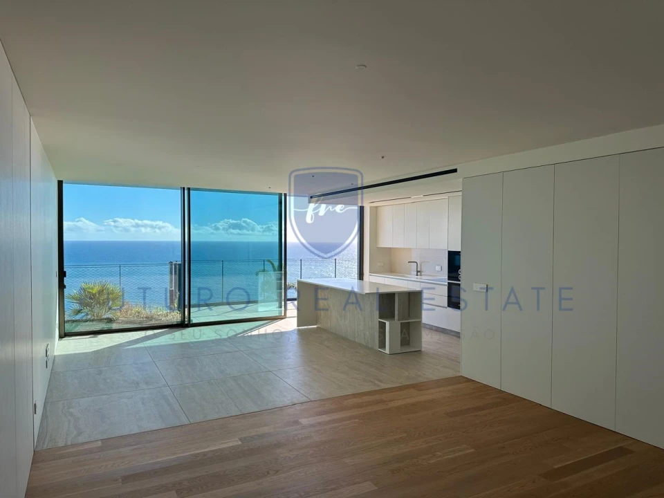 Apartamento T2 para Venda em São Martinho Foto 2