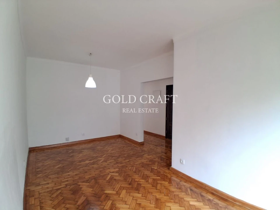 Apartamento T2 para Venda em Queluz e Belas Foto 5