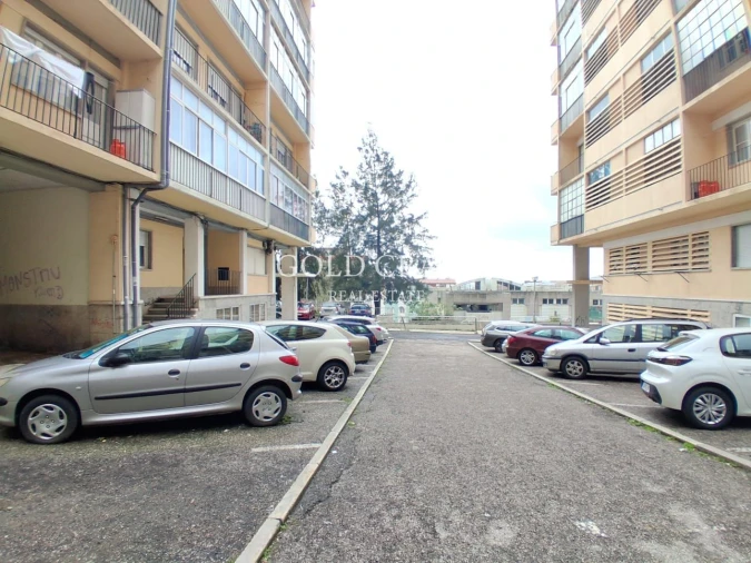 Apartamento T2 para Venda em Queluz e Belas Foto 27