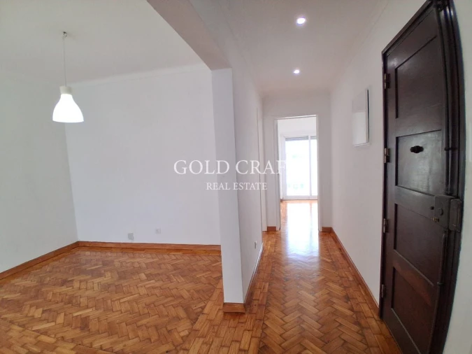 Apartamento T2 para Venda em Queluz e Belas Foto 2