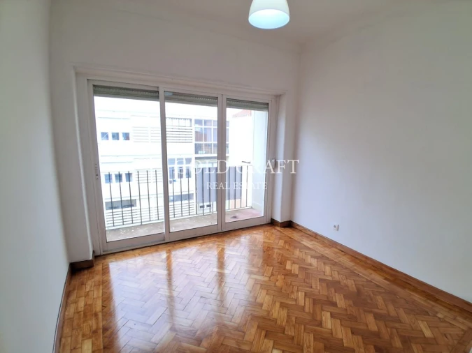 Apartamento T2 para Venda em Queluz e Belas Foto 12