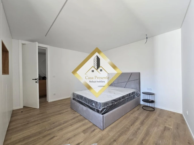 Apartamento T1 para Venda em Mafamude e Vilar do Paraíso Foto 8