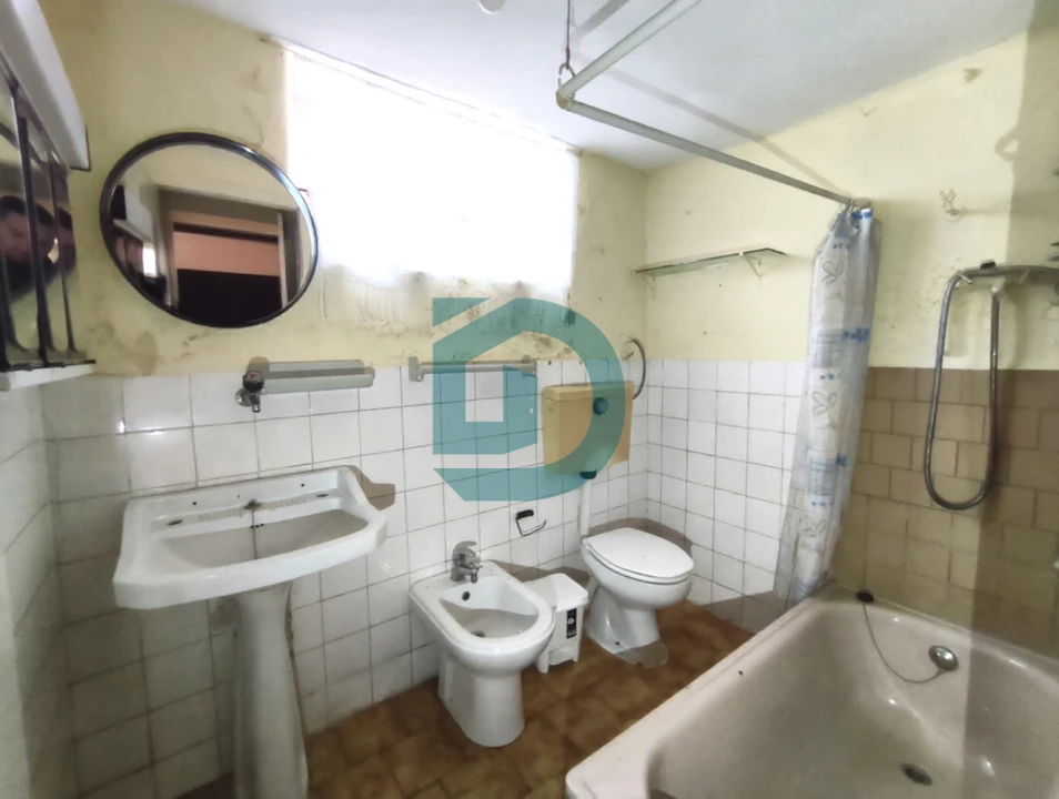 Moradia T4 para Venda em Arvore Foto 3