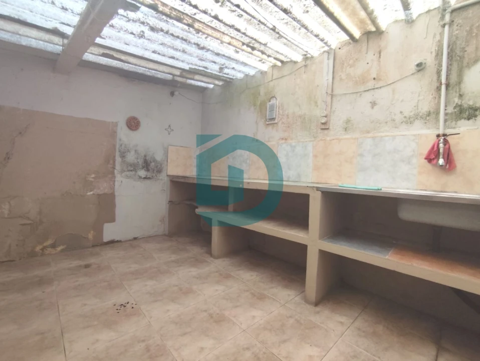 Moradia T4 para Venda em Arvore Foto 9