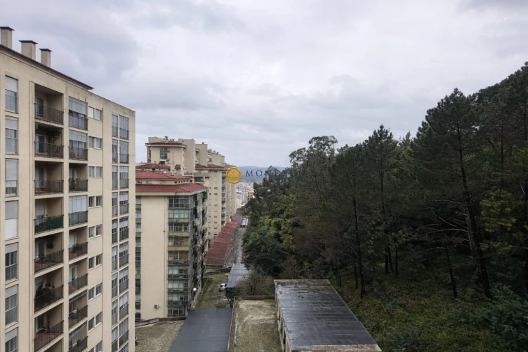 Apartamento T2 para Venda em Santo Antonio dos Olivais Foto 3