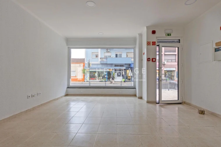 Loja para Venda em Barreiro e Lavradio Foto 1