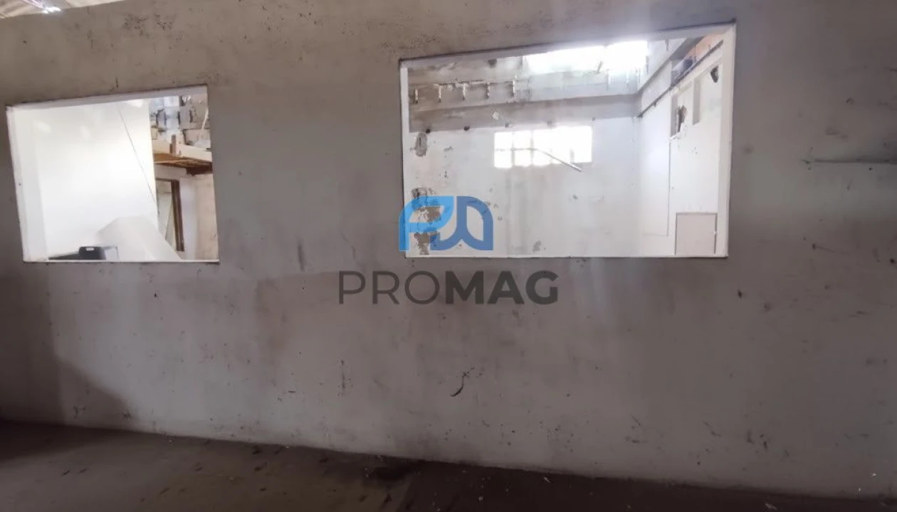 Loja para Venda em Gulpilhares e Valadares Foto 12