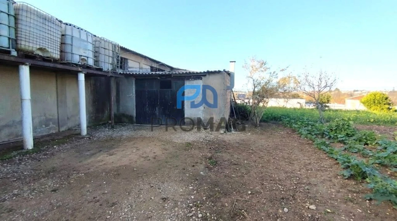 Loja para Venda em Gulpilhares e Valadares Foto 14