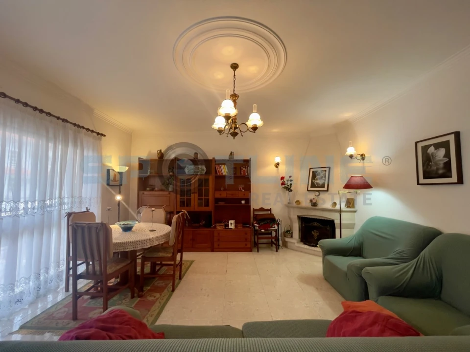 Moradia T6 para Venda em Quinta do Conde Foto 6