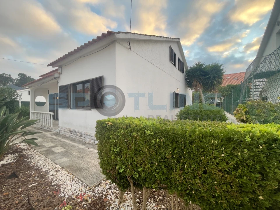 Moradia T6 para Venda em Quinta do Conde Foto 3