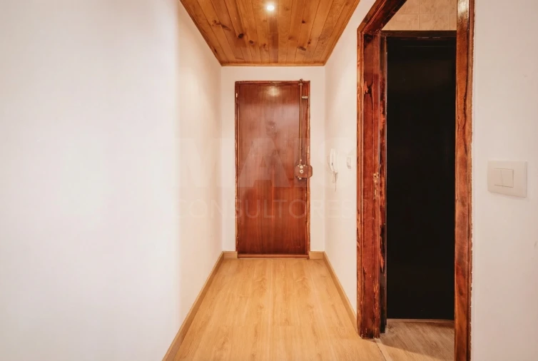 Apartamento T3 para Venda em Santo António dos Cavaleiros e Frielas Foto 2