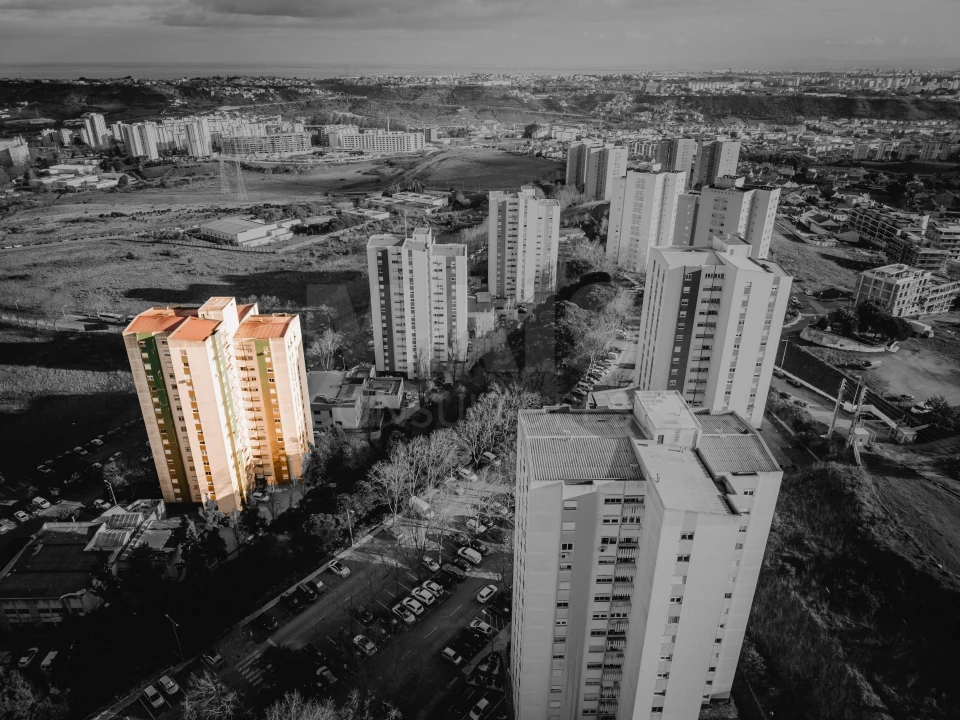 Apartamento T3 para Venda em Santo António dos Cavaleiros e Frielas Foto 1
