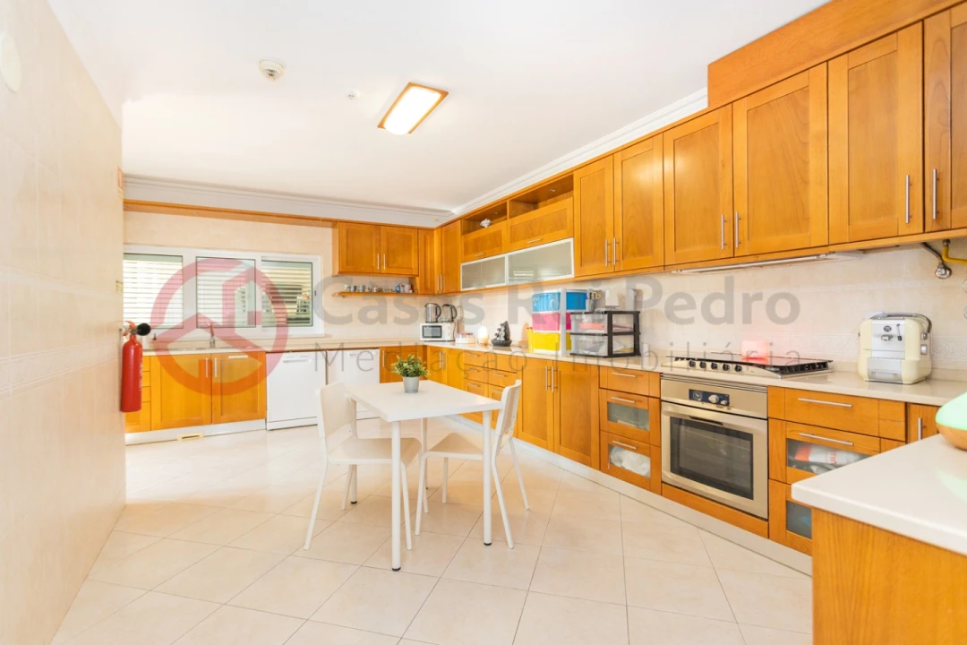 Moradia T5 para Venda em Fernao Ferro Foto 2