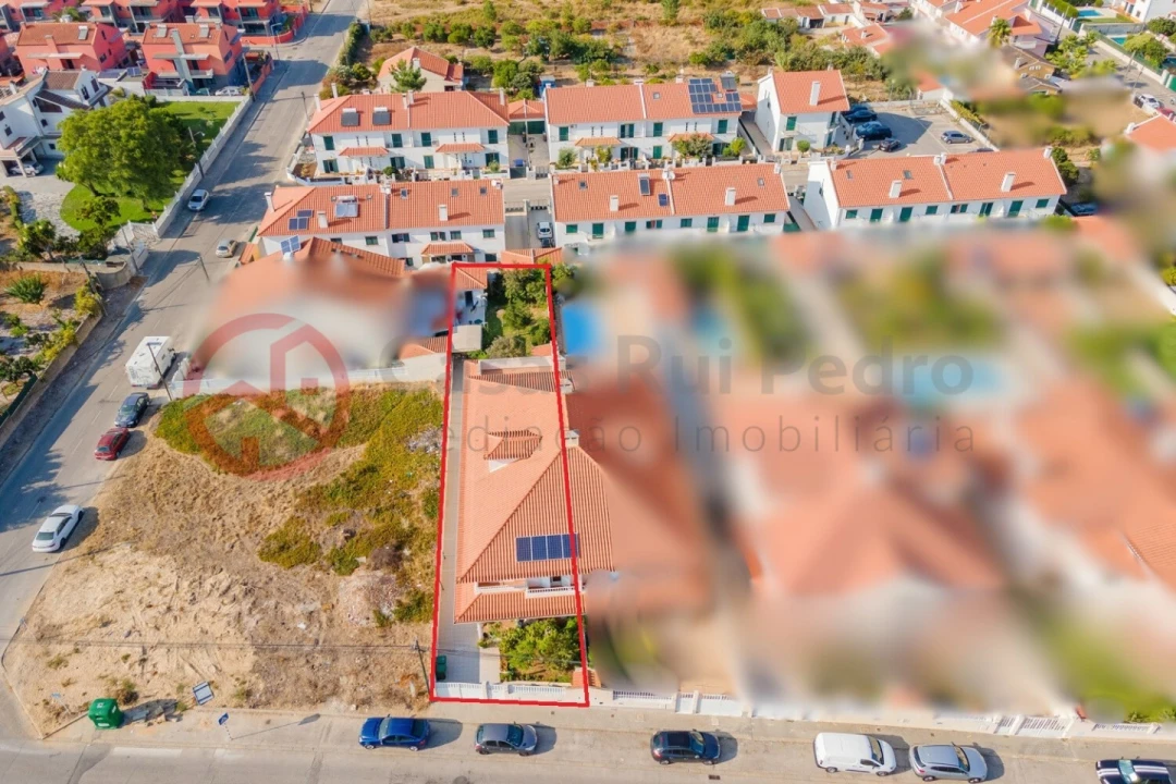 Moradia T5 para Venda em Fernao Ferro Foto 33
