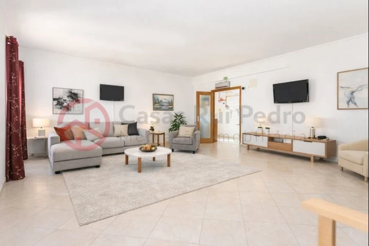 Moradia T5 para Venda em Fernao Ferro Foto 5