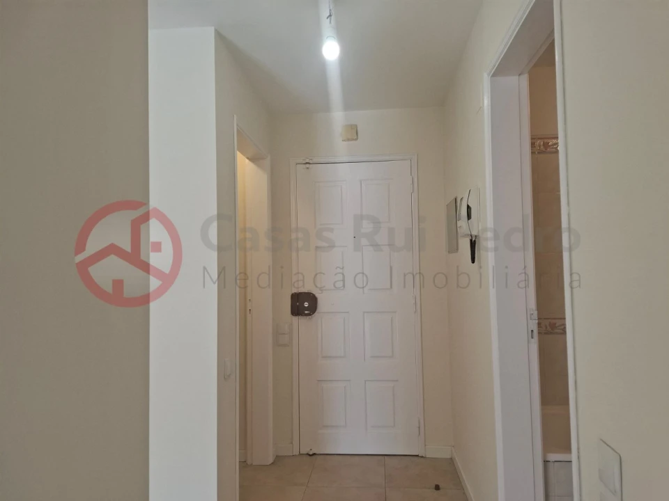 Apartamento T2 para Venda em Algueirão-Mem Martins Foto 3