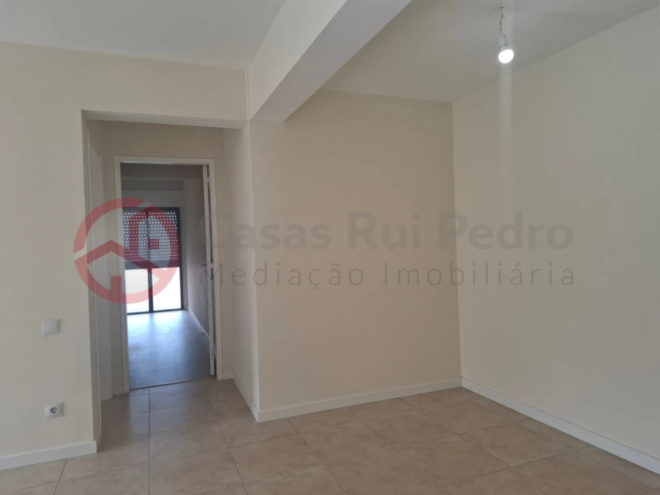 Apartamento T2 para Venda em Algueirão-Mem Martins Foto 11