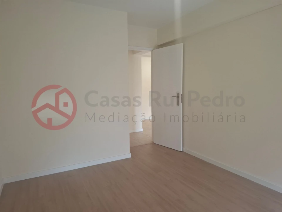 Apartamento T2 para Venda em Algueirão-Mem Martins Foto 14