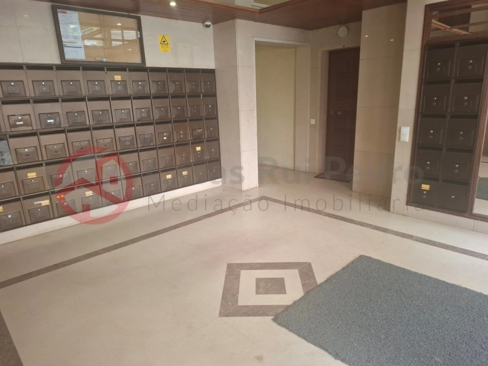 Apartamento T2 para Venda em Algueirão-Mem Martins Foto 22