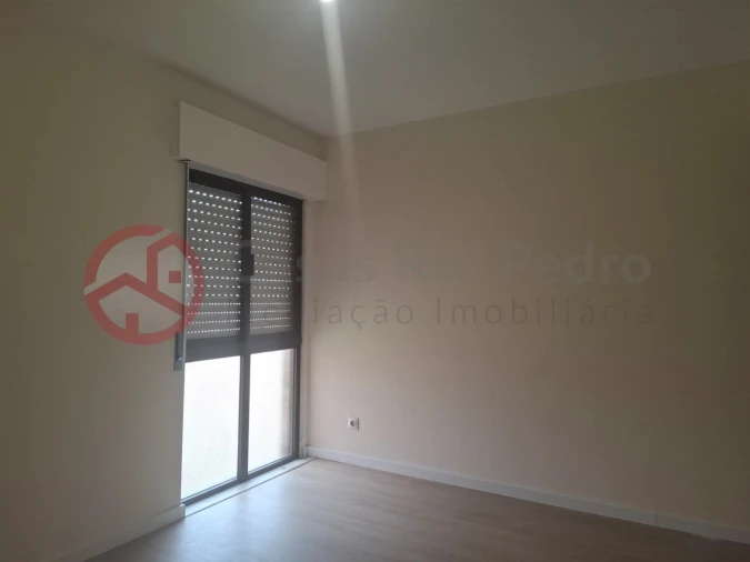 Apartamento T2 para Venda em Algueirão-Mem Martins Foto 18