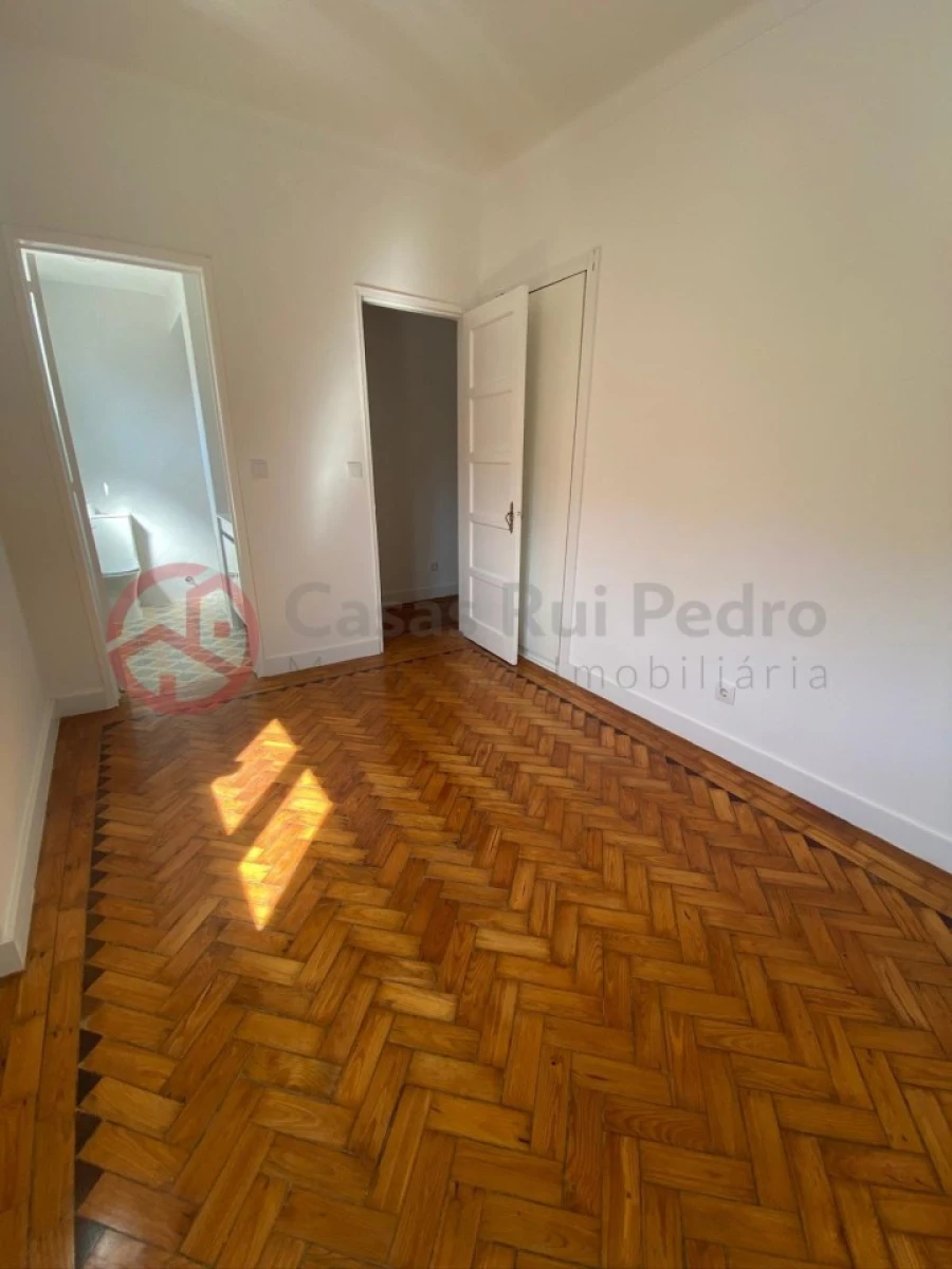 Apartamento T2 para Venda em Sesimbra (Santiago) Foto 9
