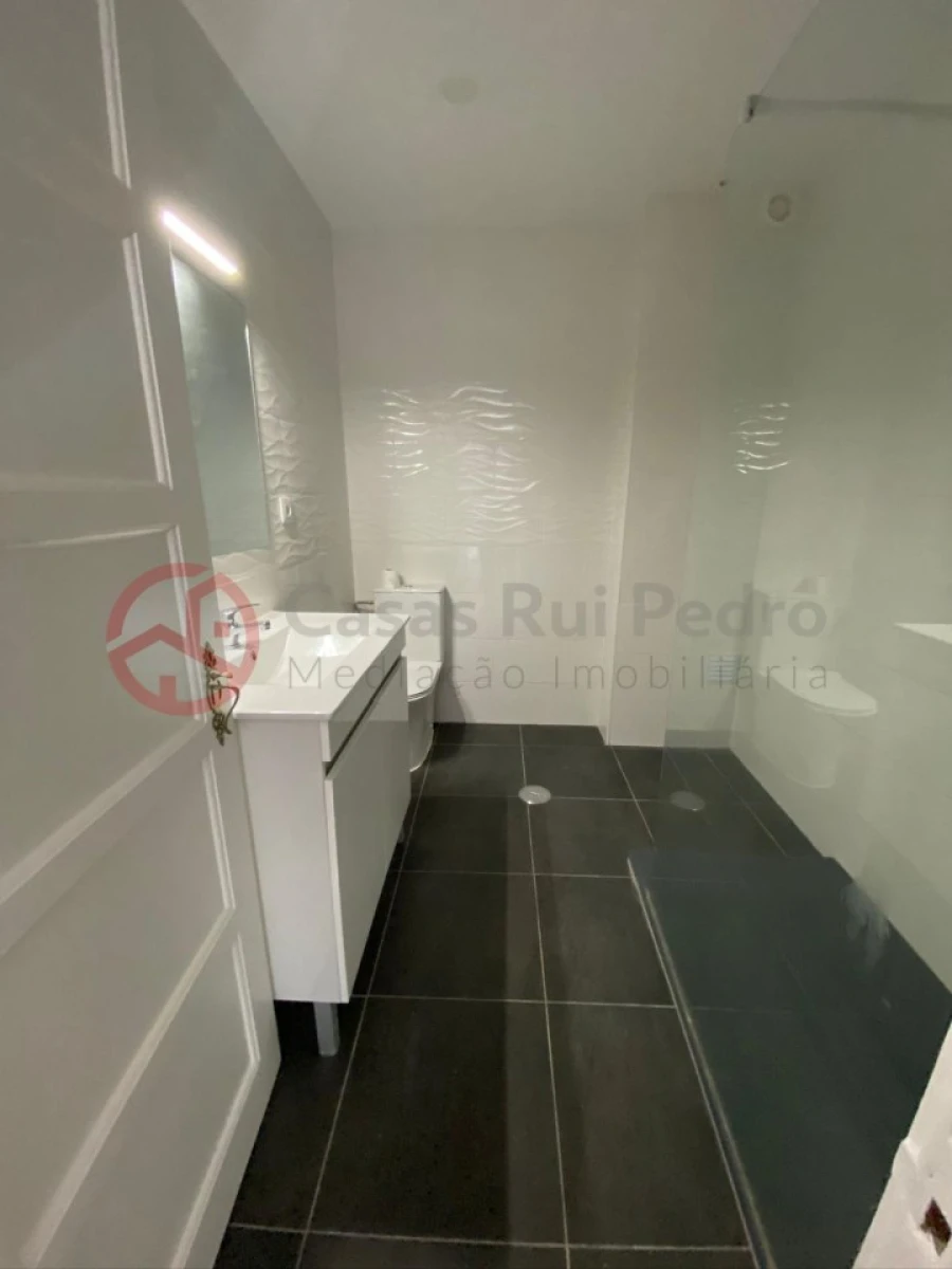 Apartamento T2 para Venda em Sesimbra (Santiago) Foto 15