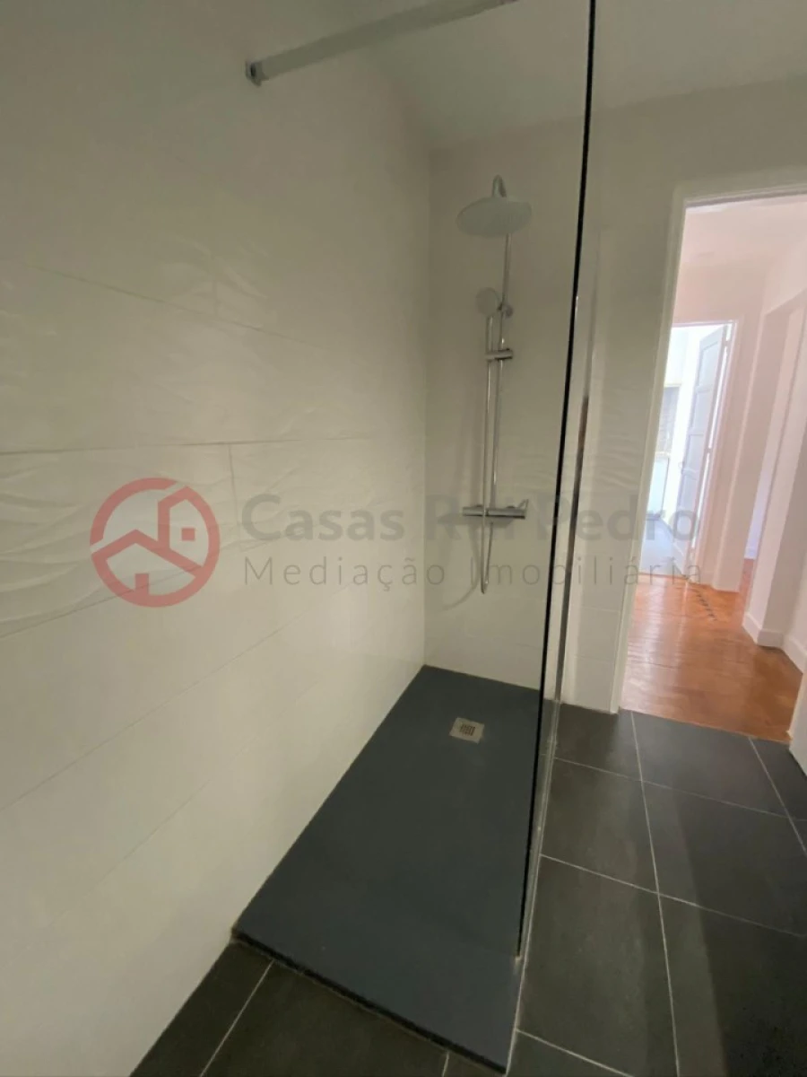 Apartamento T2 para Venda em Sesimbra (Santiago) Foto 16