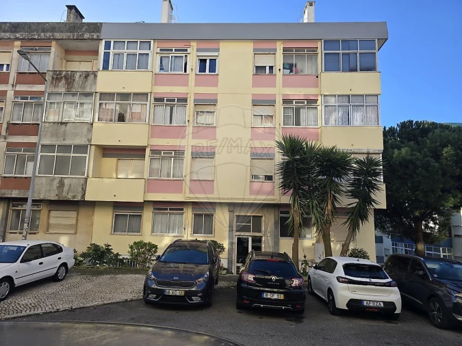 Apartamento T3 para Venda em Massamá e Monte Abraão Foto 18