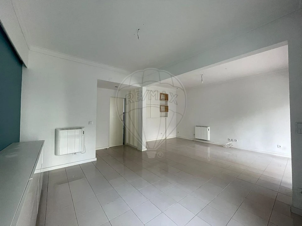 Apartamento T3 para Venda em Carnaxide e Queijas Foto 11