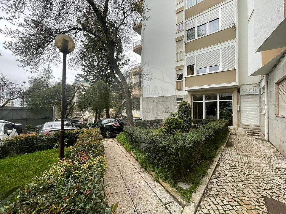 Apartamento T3 para Venda em Carnaxide e Queijas Foto 7