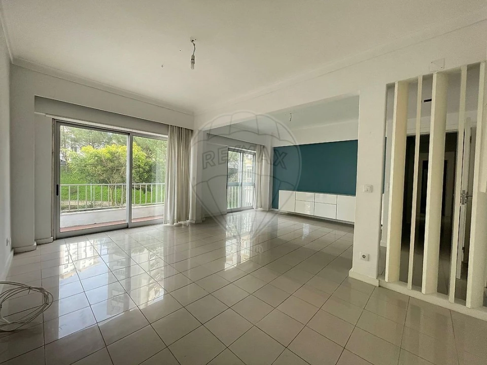 Apartamento T3 para Venda em Carnaxide e Queijas Foto 12