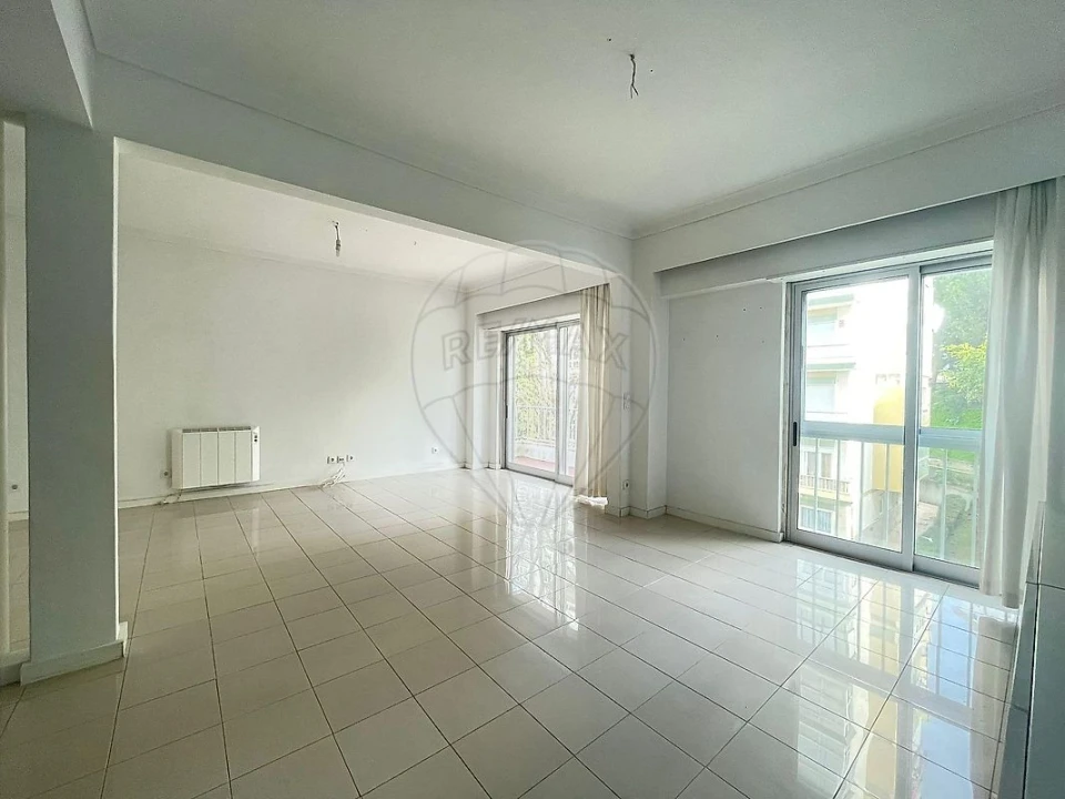 Apartamento T3 para Venda em Carnaxide e Queijas Foto 9