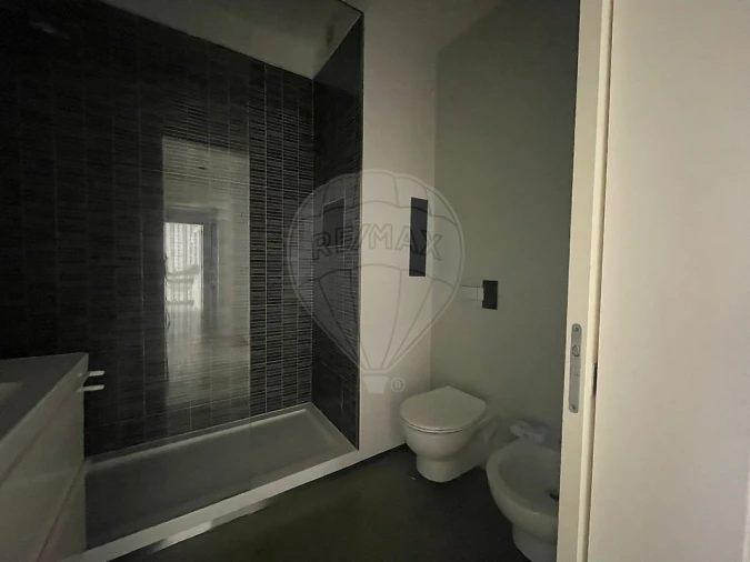 Apartamento T3 para Venda em Carnaxide e Queijas Foto 1