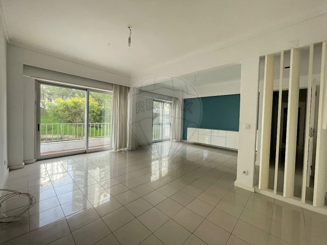Apartamento T3 para Venda em Carnaxide e Queijas Foto 12