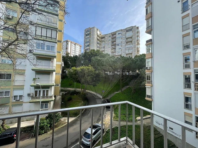Apartamento T3 para Venda em Carnaxide e Queijas Foto 37