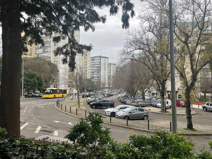 Apartamento T3 para Venda em Carnaxide e Queijas Foto 12