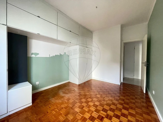 Apartamento T3 para Venda em Carnaxide e Queijas Foto 30