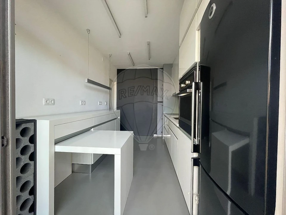 Apartamento T3 para Venda em Carnaxide e Queijas Foto 20