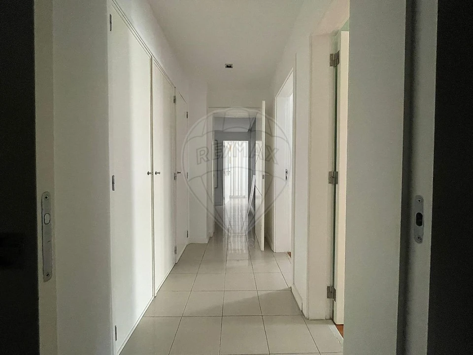 Apartamento T3 para Venda em Carnaxide e Queijas Foto 33