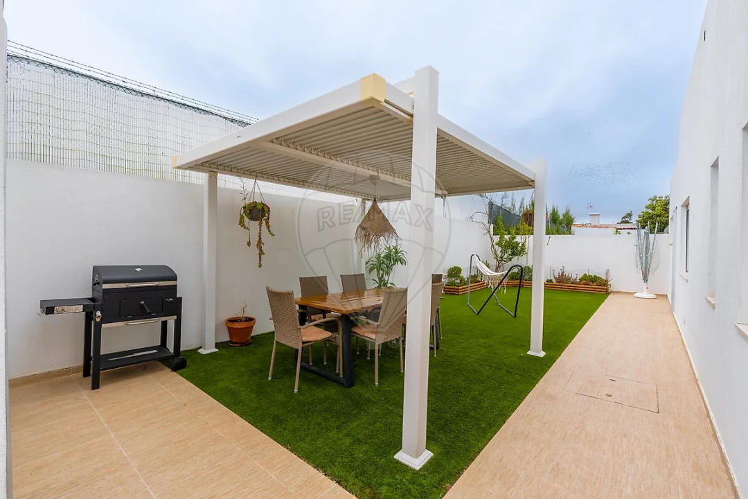 Moradia T2 para Venda em Amora Foto 23