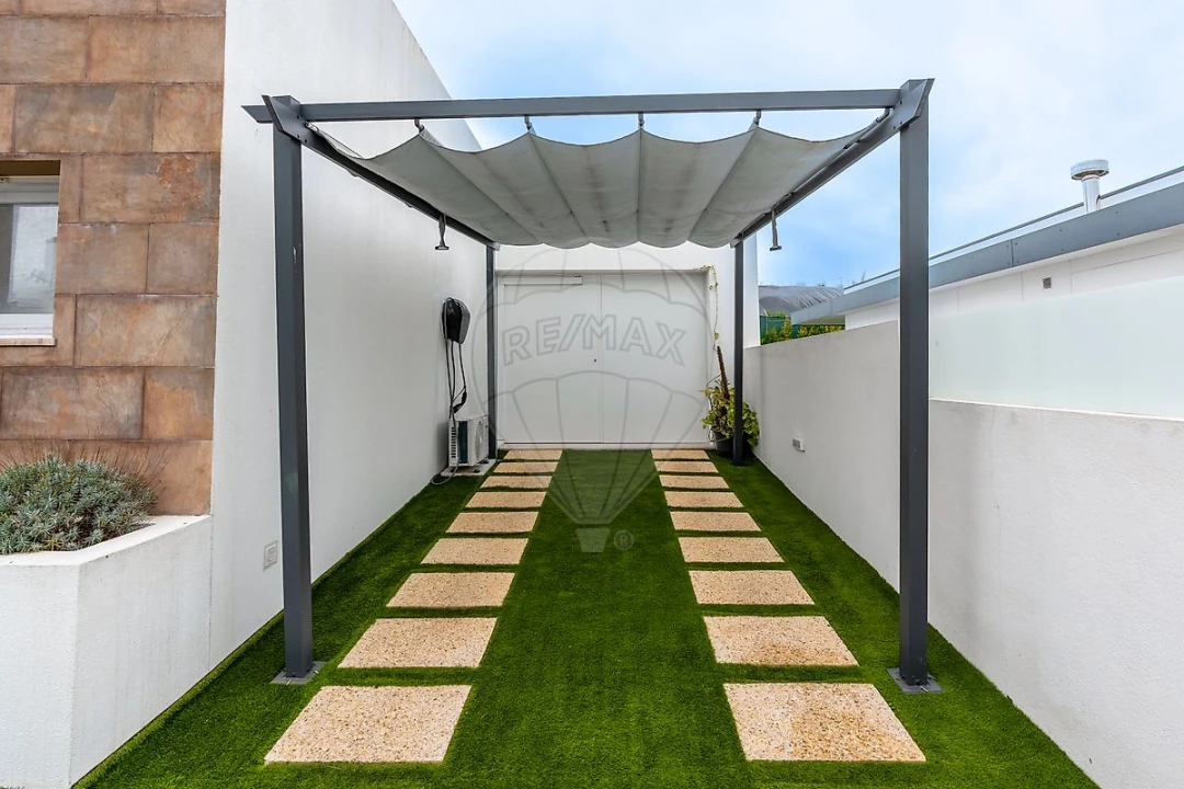 Moradia T2 para Venda em Amora Foto 4