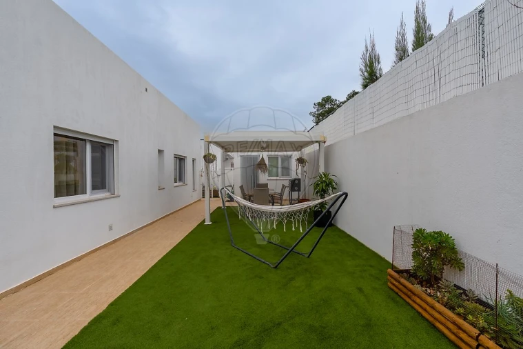 Moradia T2 para Venda em Amora Foto 26